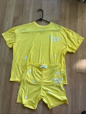 Rockstar Dist. Women's Yellow Active Shorts